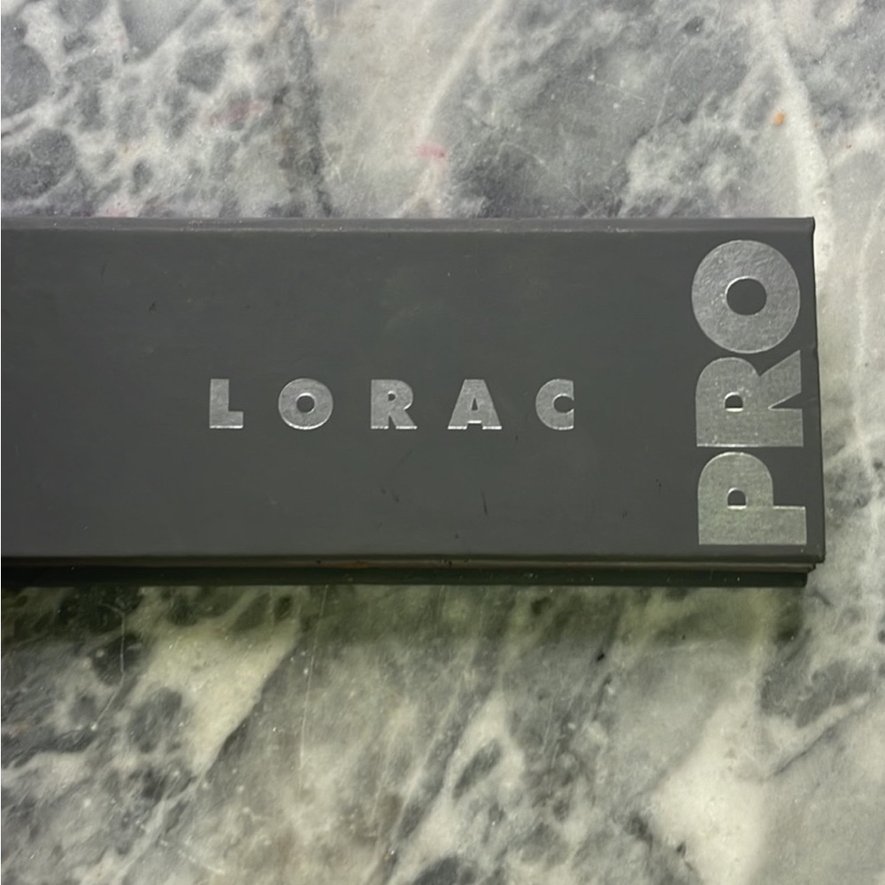 Lorac Pocket Pro Eyeshadow Paletteโ